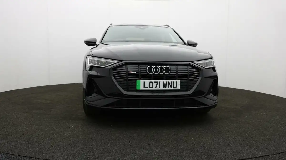 2022-audi-e-tron-55e-black-edition-station-wagon-big-45
