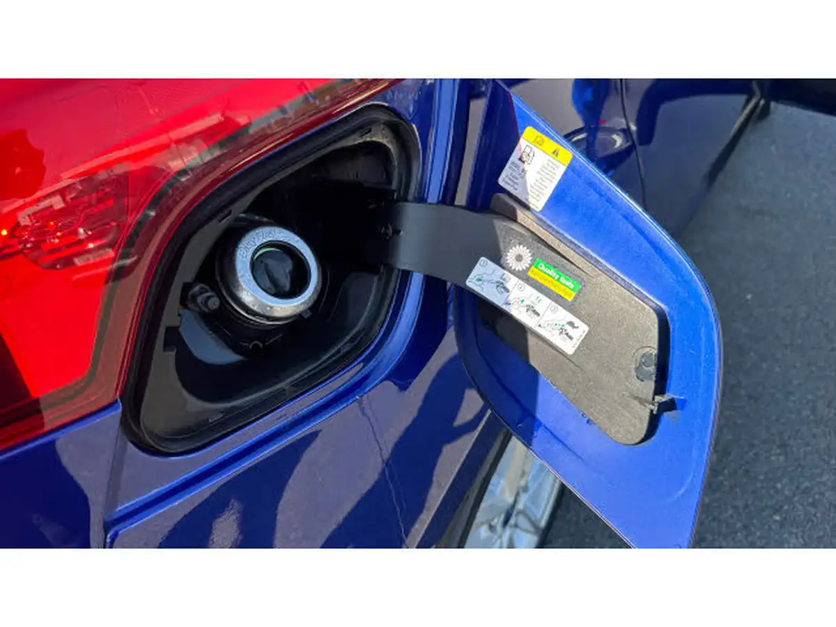 2016-ford-focus-10t-zetec-125ps-hatchback-auto-big-28