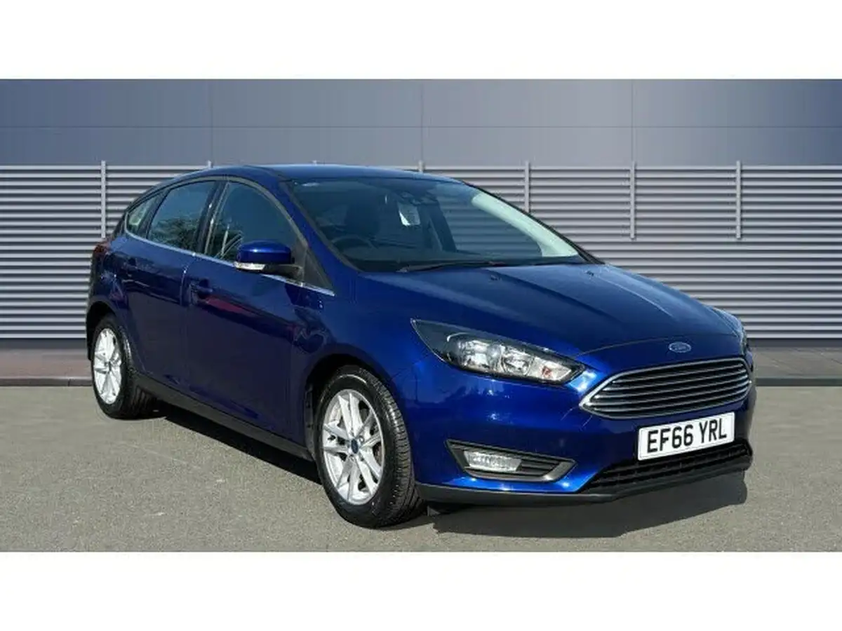 2016-ford-focus-10t-zetec-125ps-hatchback-auto-big-0