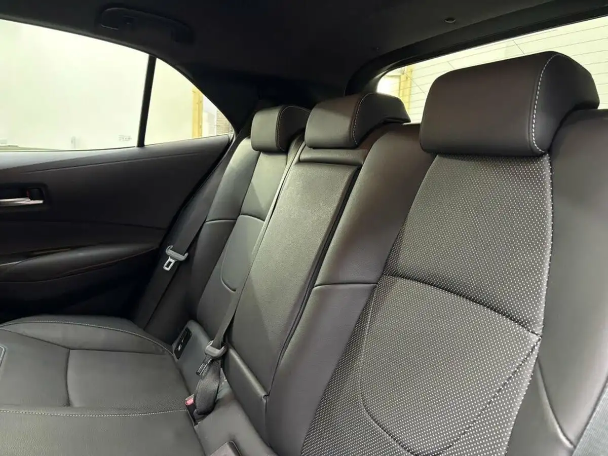 2021-toyota-corolla-18-vvt-i-excel-trk-hatchback-big-24