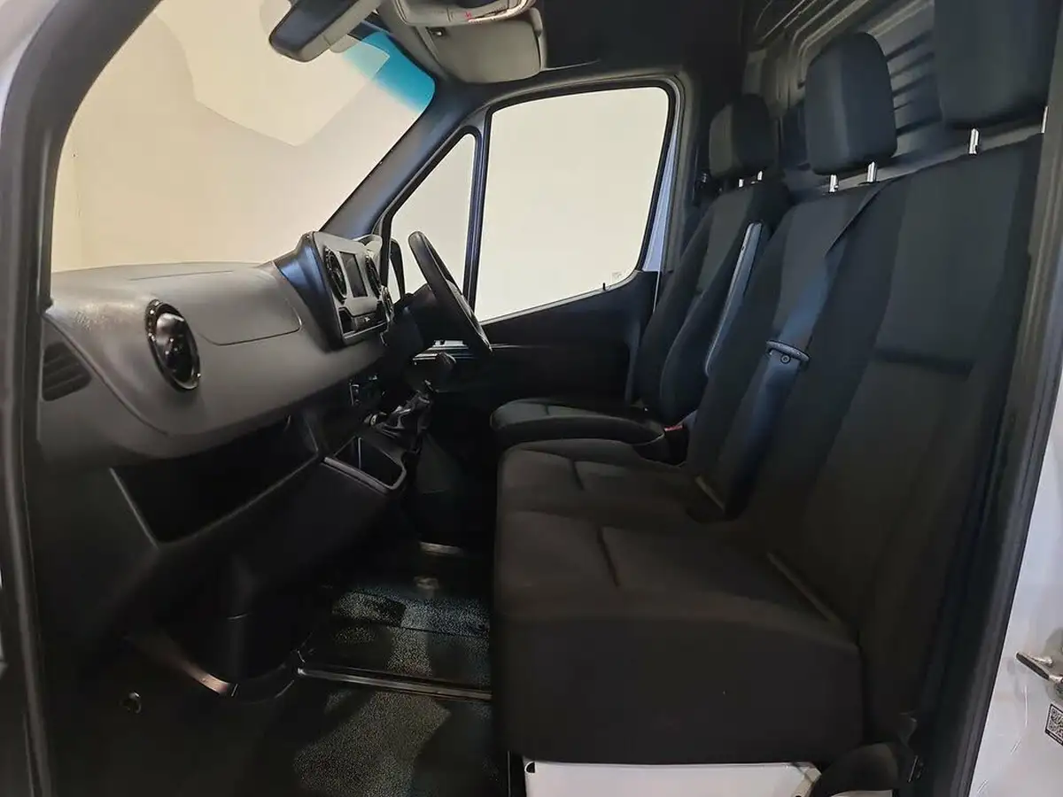 2021-mercedes-benz-sprinter-21cdi-314-l3h2-progressive-panel-big-15