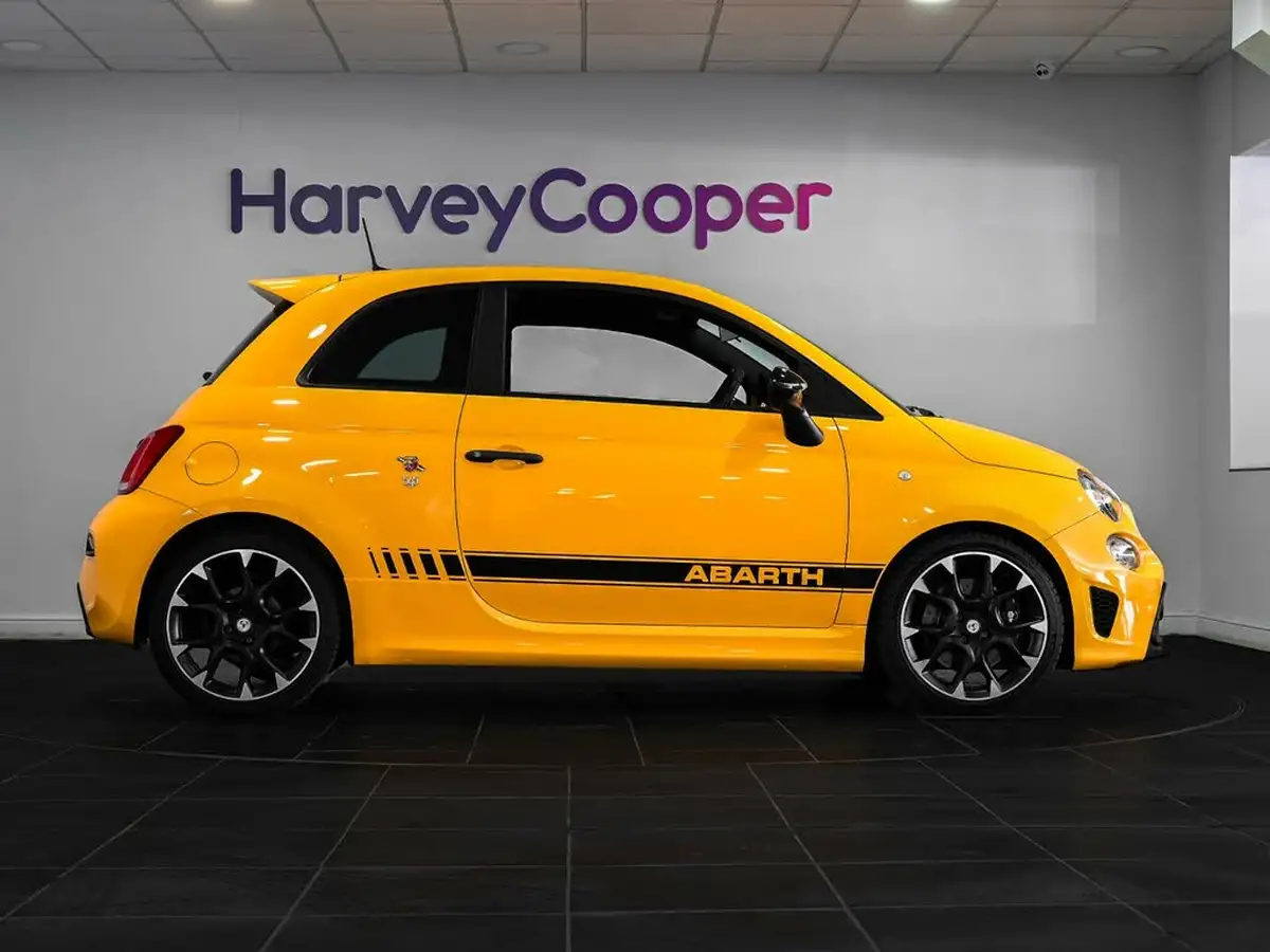 2021-abarth-595-14-tjet-competizione-big-2
