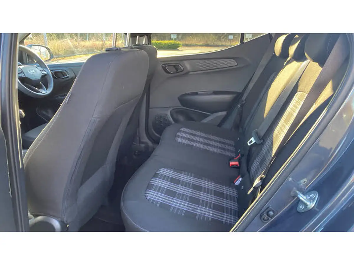 2024-hyundai-i10-12-premium-79ps-auto-big-15