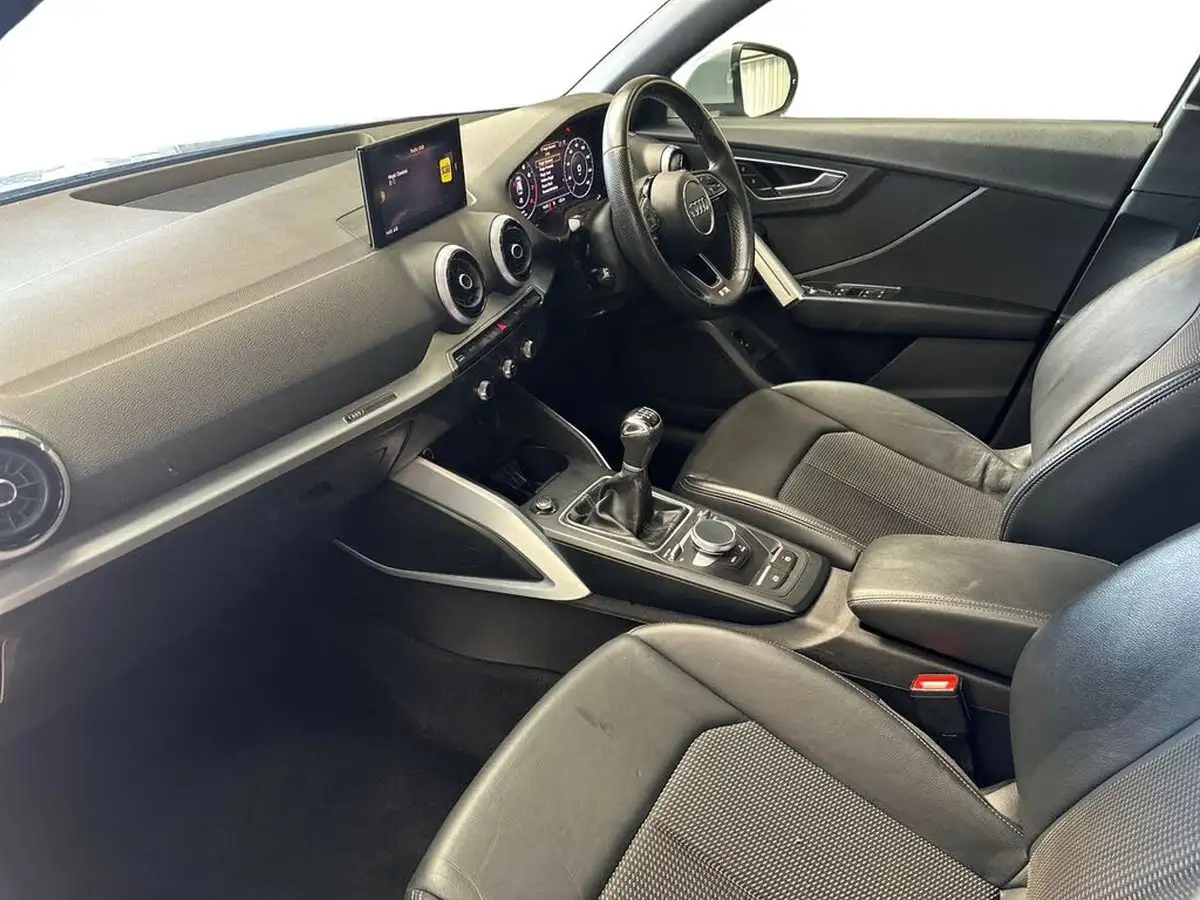 2022-audi-q2-10-30-tfsi-s-line-big-10