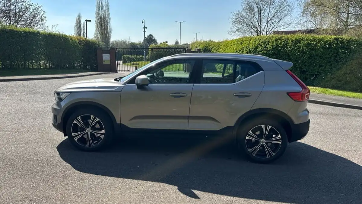 2019-volvo-xc40-20-t4-inscription-awd-big-26