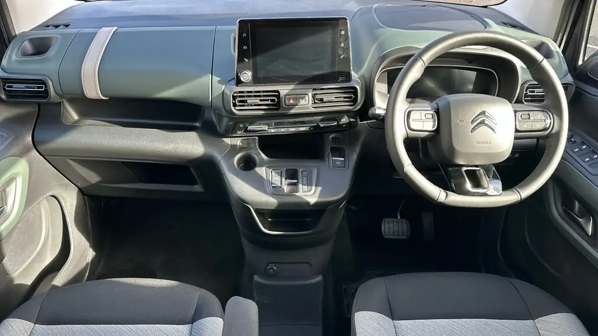 2022-citroen-berlingo-e-flair-xtr-m-size-big-3