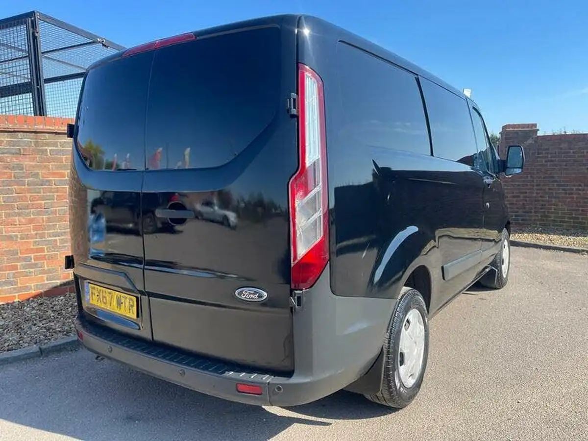 2017-ford-transit-custom-20tdci-290-l2h1-trend-105pseu6-panel-van-big-4