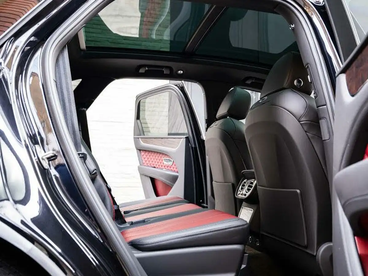 2022-bentley-bentayga-40-v8-big-18