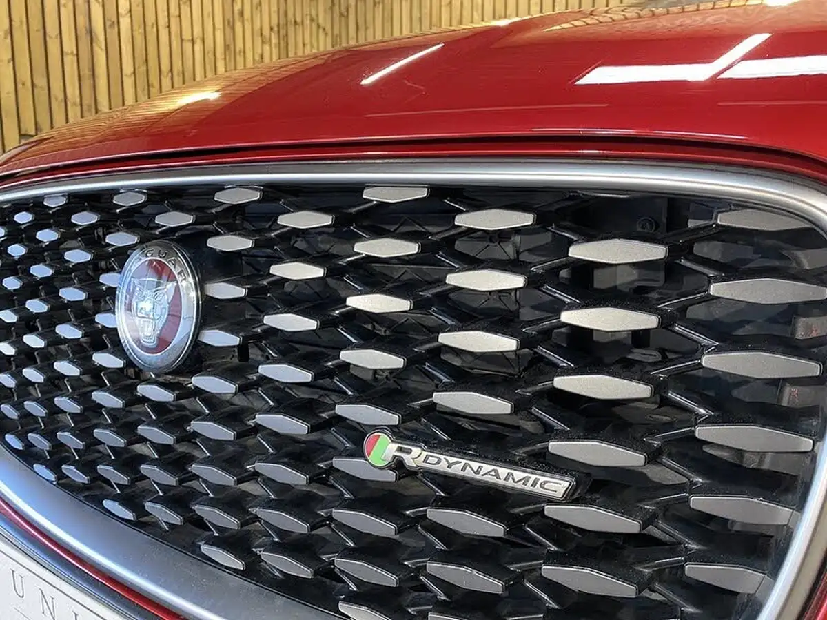 2023-jaguar-f-pace-20-d200-r-dynamic-s-big-21