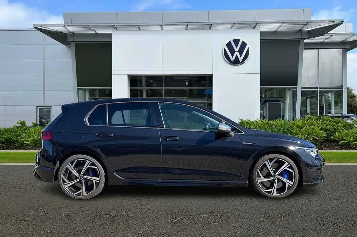 2021-volkswagen-golf-20-tsi-r-hatchback-big-3