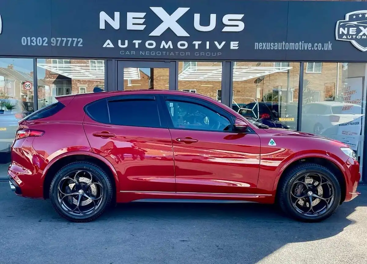 2018-alfa-romeo-stelvio-29-biturbo-quadrifoglio-big-47