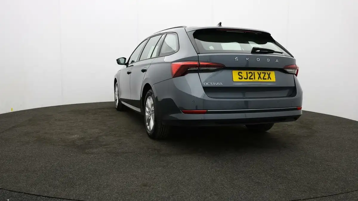 2021-skoda-octavia-10-tsi-se-technology-estate-big-22