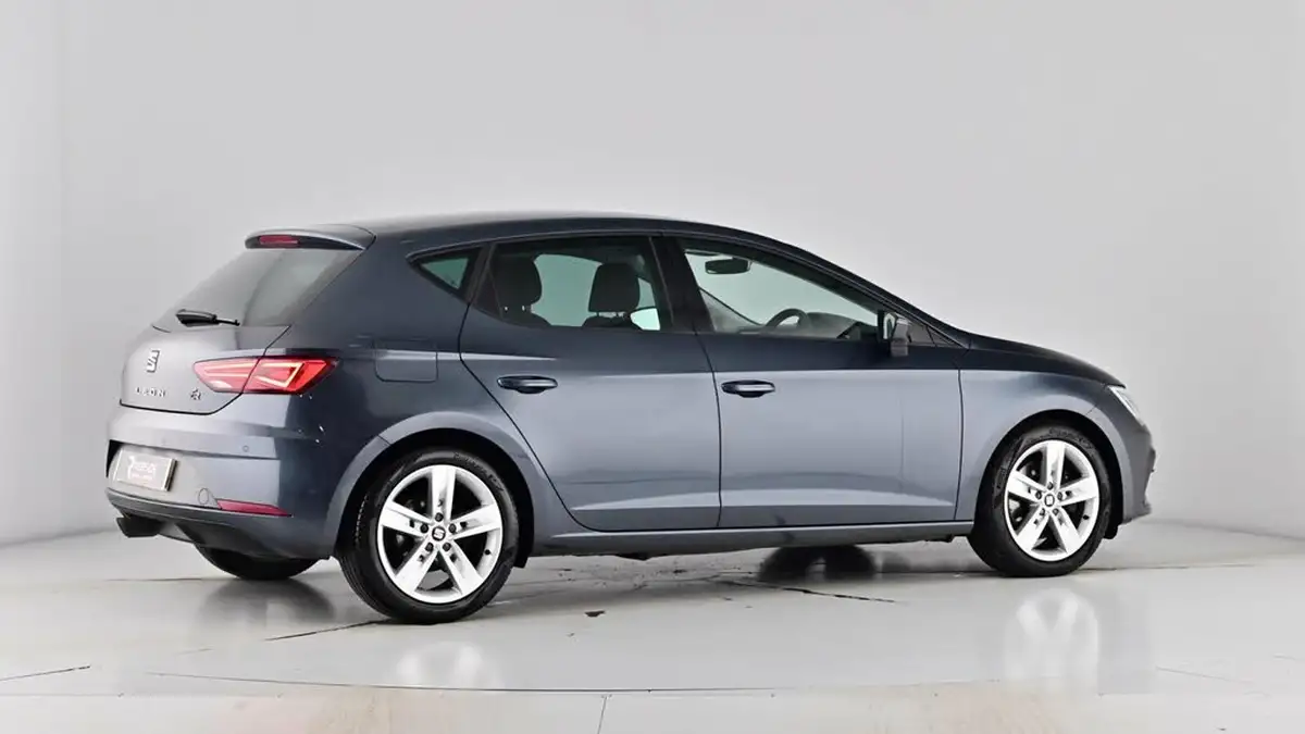 2019-seat-leon-20-tsi-fr-hatchback-big-77