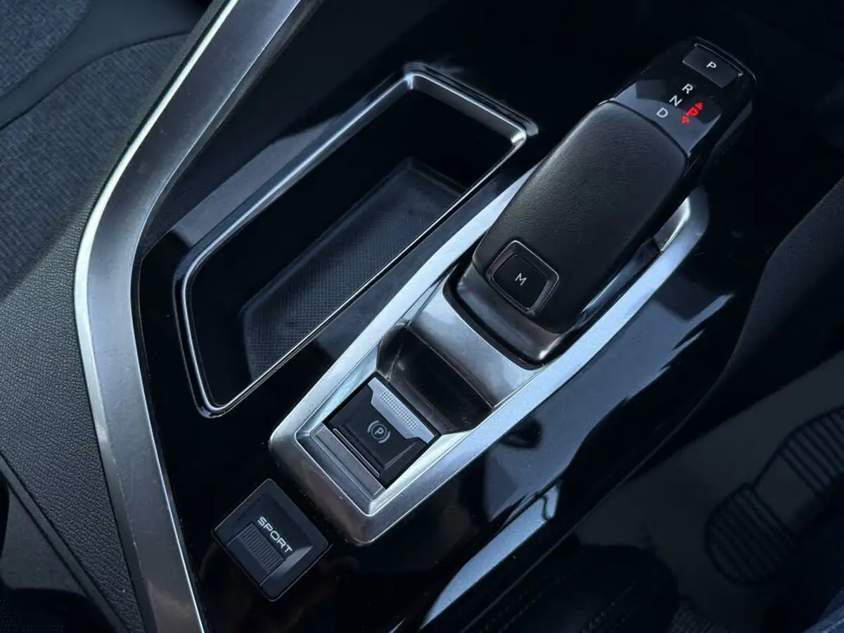 2020-peugeot-5008-suv-12-puretech-allure-eat8-big-46