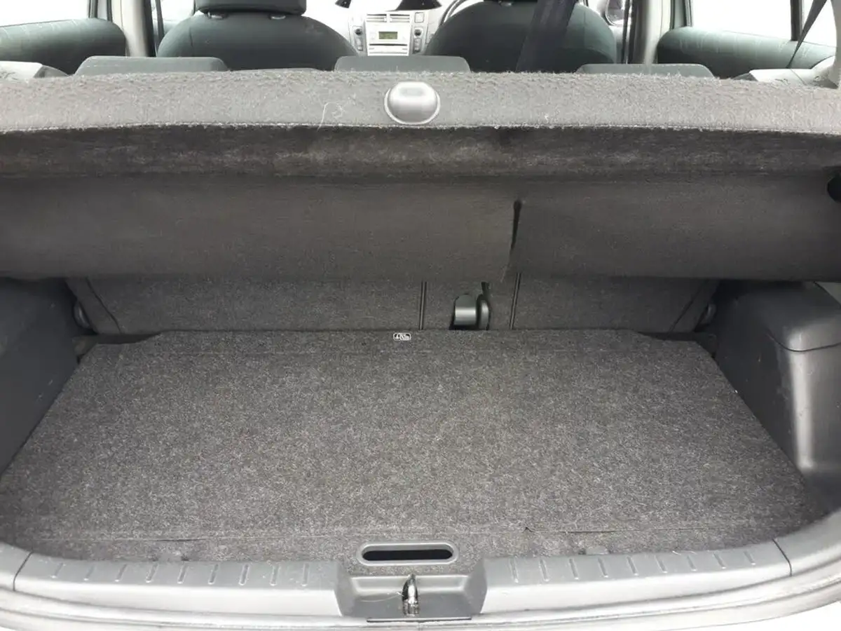 2007-toyota-yaris-13-zinc-5d-big-7