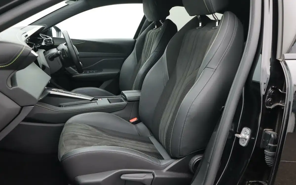 2022-peugeot-308-15-bluehdi-gt-big-14