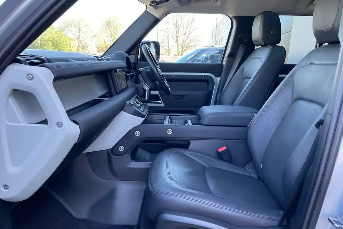 2022-land-rover-110-defender-30-d250-xs-edition-big-9