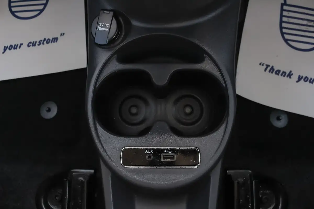 2016-fiat-500-12-lounge-dualogic-big-31