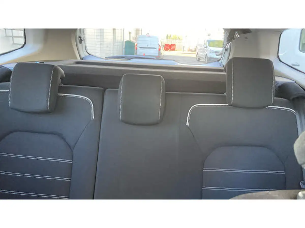 2022-dacia-duster-13-tce-prestige-130bhp-big-14