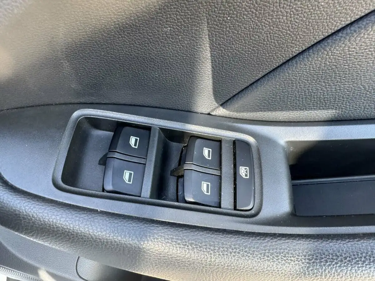 2020-mg-zs-suv-15-vti-tech-exclusive-106ps-big-38
