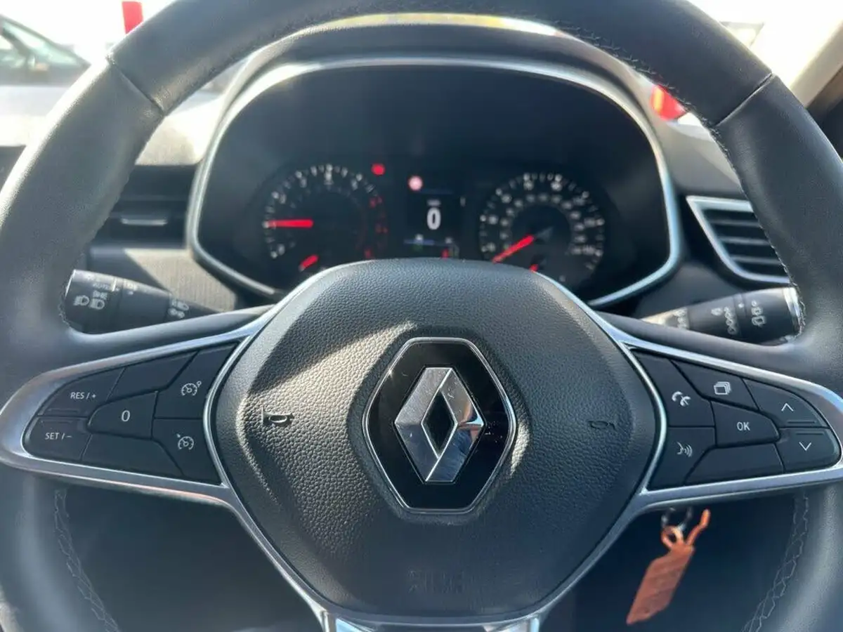 2021-renault-clio-10-sce-play-75bhp-big-9