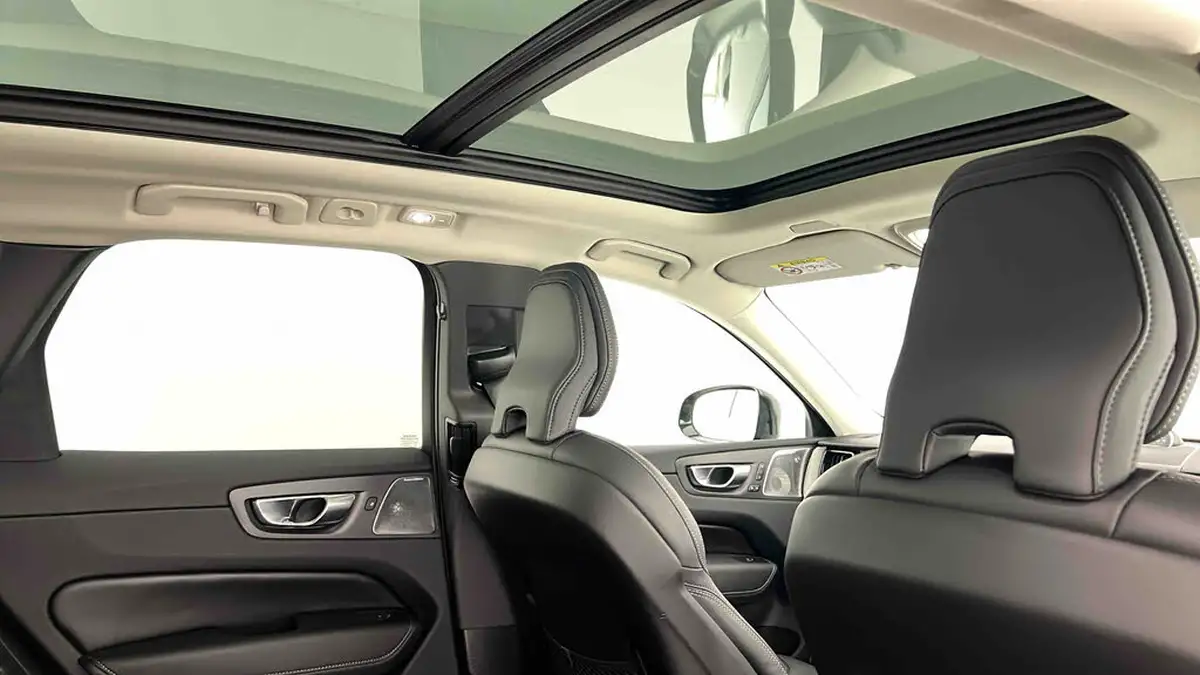 2024-volvo-xc60-20-t8-ultimate-dark-big-48