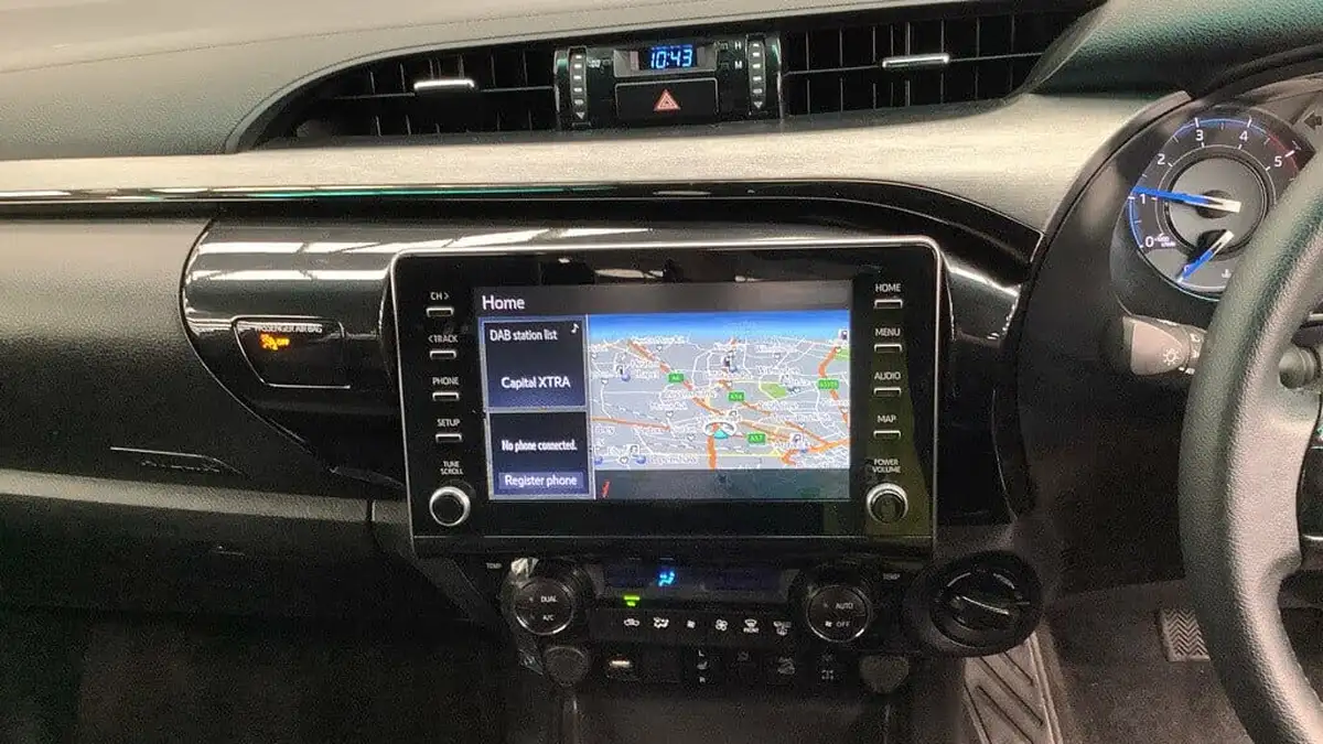 2023-toyota-hi-lux-28d-4d-invincible-x-2754cc-auto-big-8
