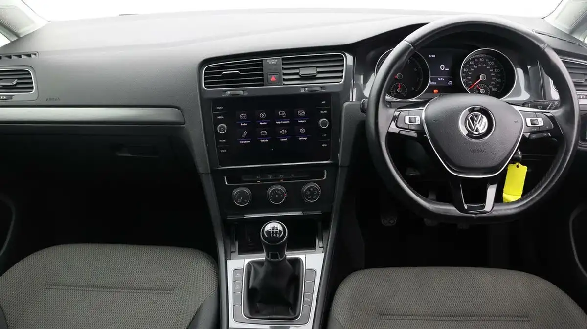 2019-volkswagen-golf-15-tsi-se-130ps-ss-hatchback-5d-big-12