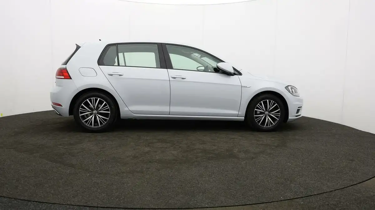 2019-volkswagen-golf-15-tsi-se-130ps-ss-hatchback-5d-big-30