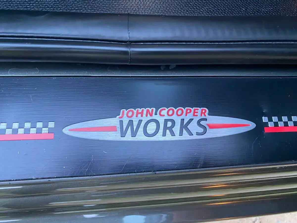 2013-mini-countryman-16-john-cooper-works-chili-big-35
