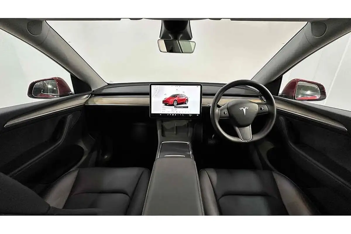 2022-tesla-model-y-e-long-range-big-1
