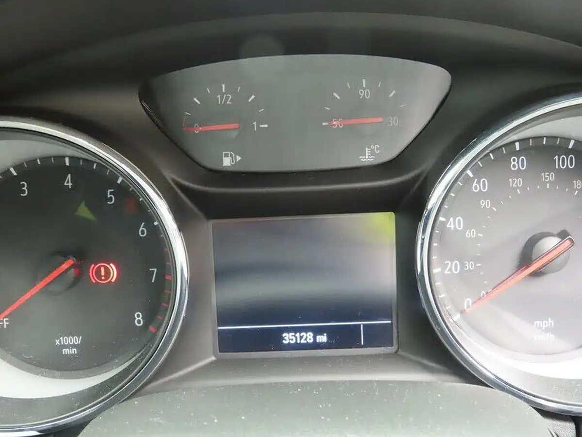 2020-vauxhall-astra-12-turbo-sri-vx-line-nav-big-11
