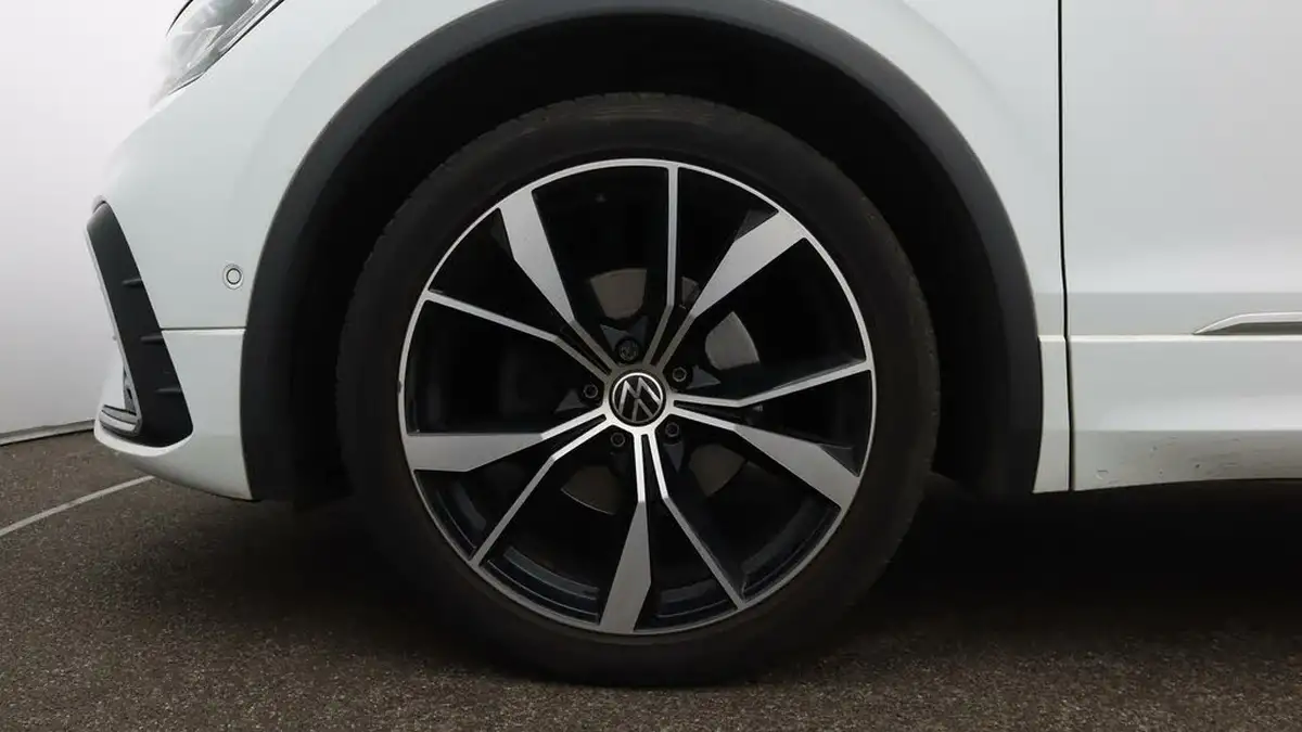 2022-volkswagen-tiguan-15-tsi-r-line-big-18
