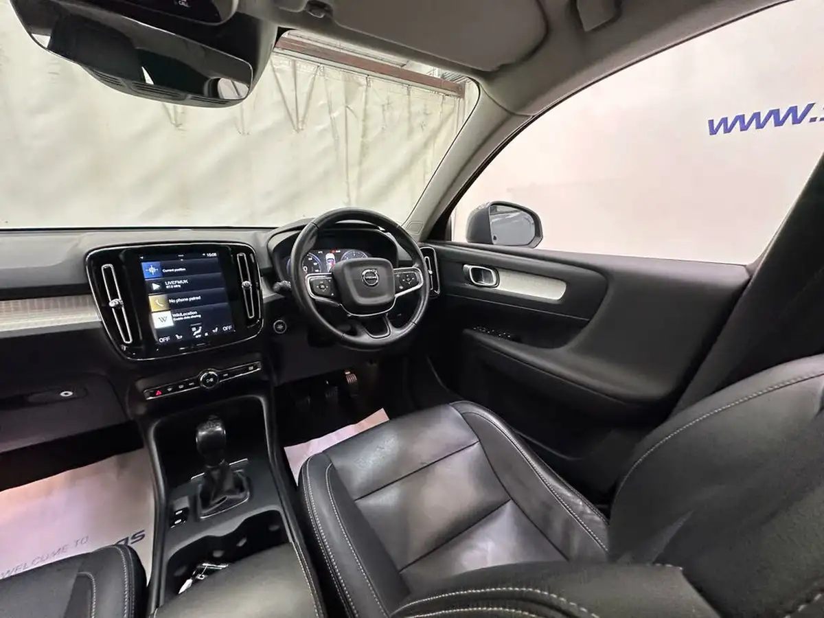 2019-volvo-xc40-20td-d3-momentum-big-21