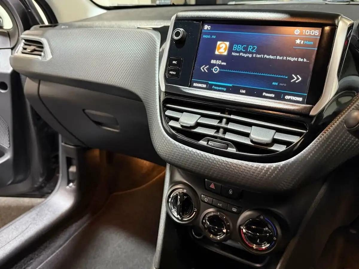 2017-peugeot-208-12-puretech-allure-110bhp-ss-5d-eat6-big-22