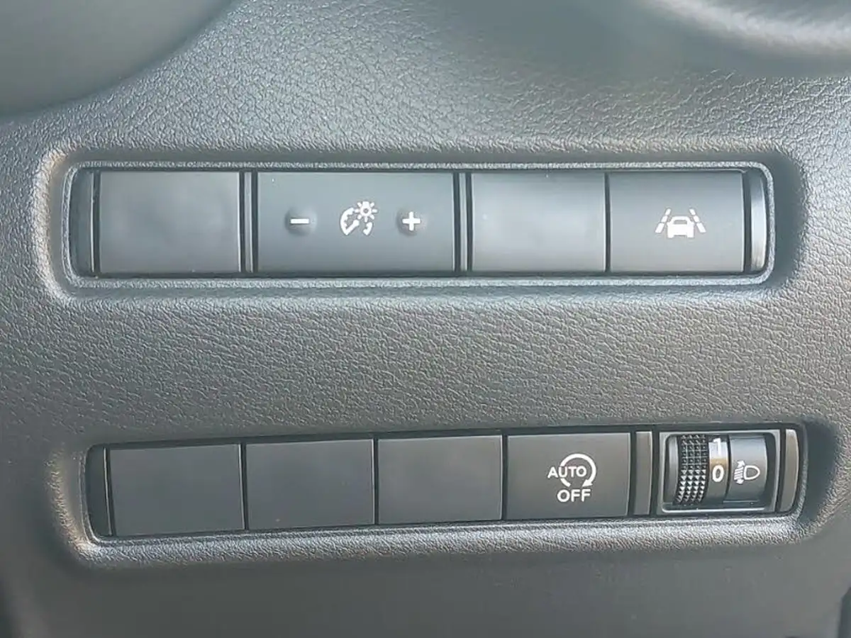2024-nissan-juke-10-dig-t-n-connecta-big-13