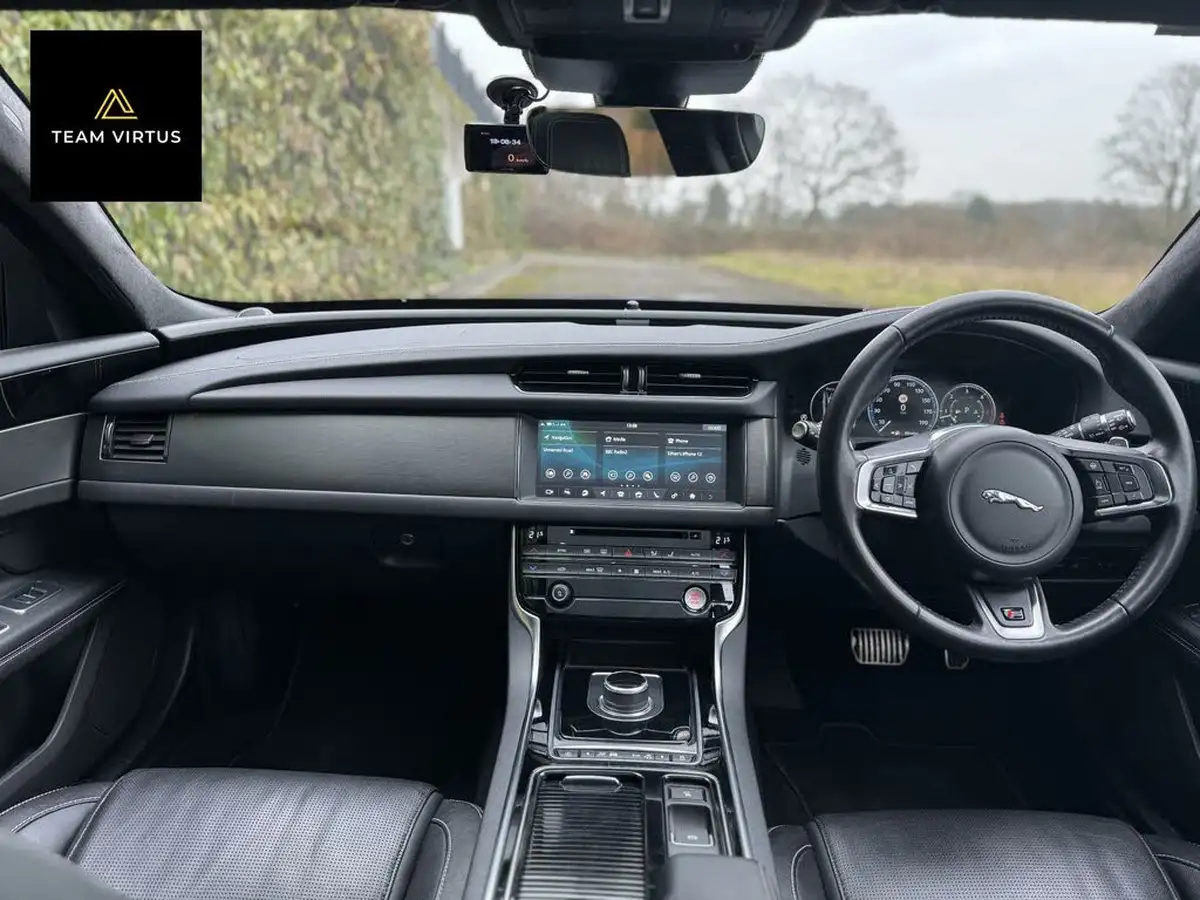 2019-jaguar-xf-30td-ss-sportbrake-5d-big-37