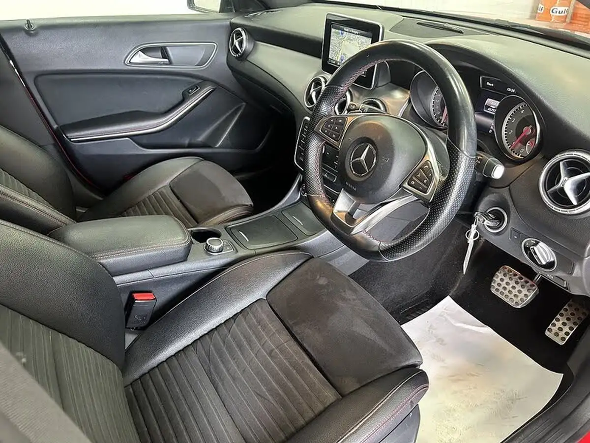 2015-mercedes-benz-cla-16-cla-180-amg-sport-122ps-ss-coupe-4d-7g-dct-big-7