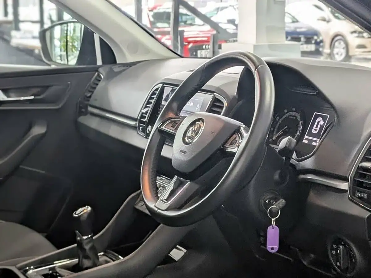 2020-skoda-karoq-10-tsi-se-115ps-big-25