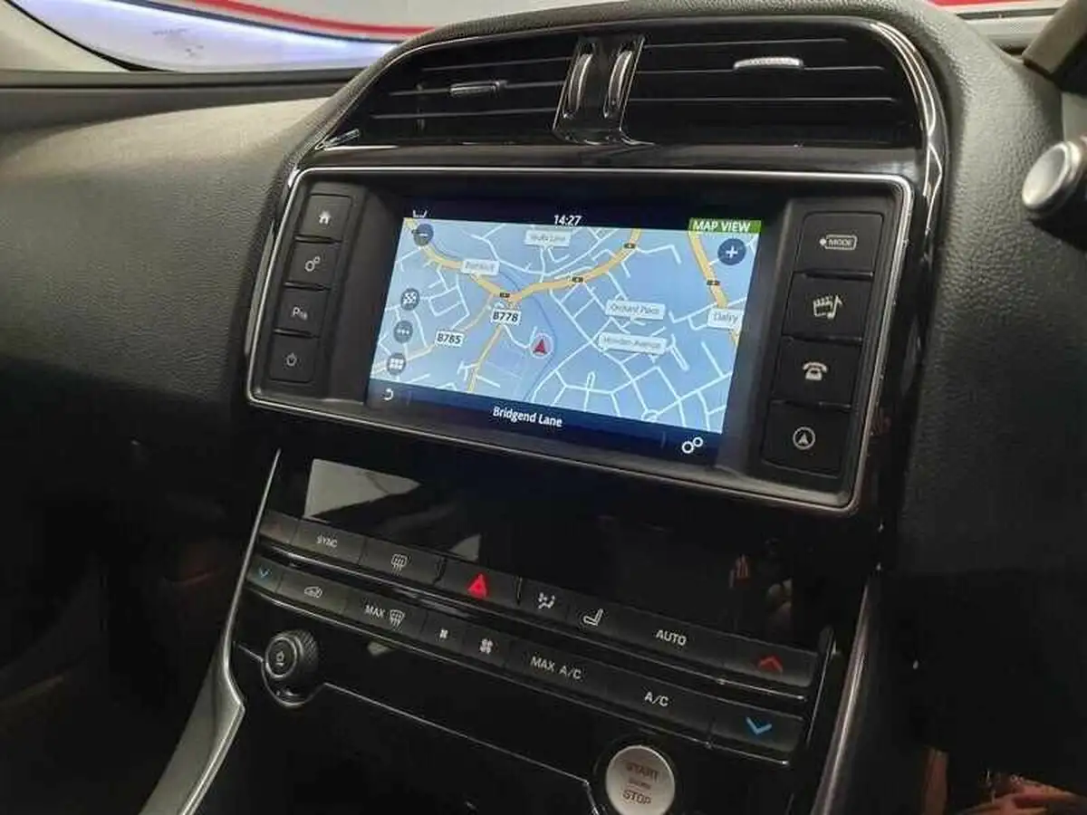 2018-jaguar-xe-20i-prestige-200ps-1999cc-big-14