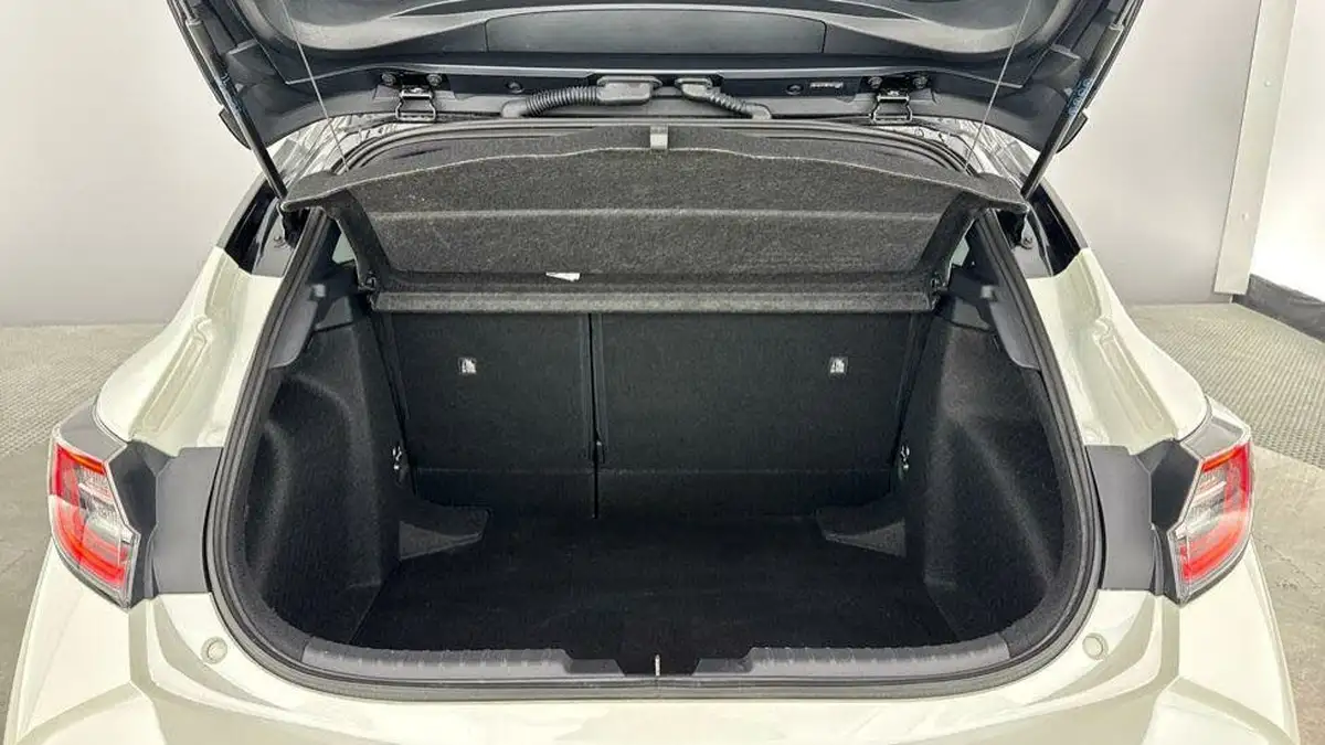 2021-toyota-corolla-18-vvt-i-gr-sport-trk-hatchback-big-14