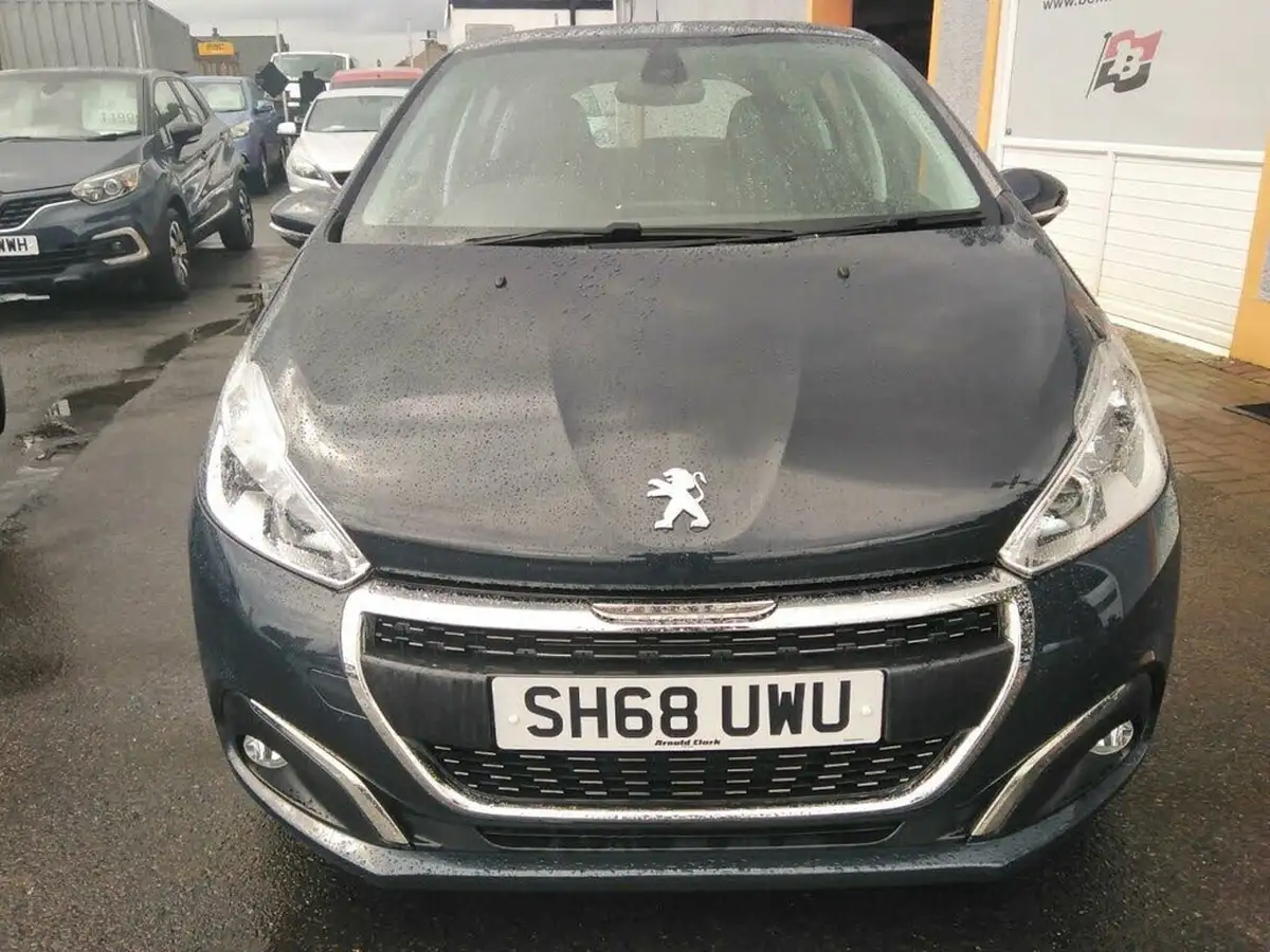 2018-peugeot-208-12-puretech-signature-big-7