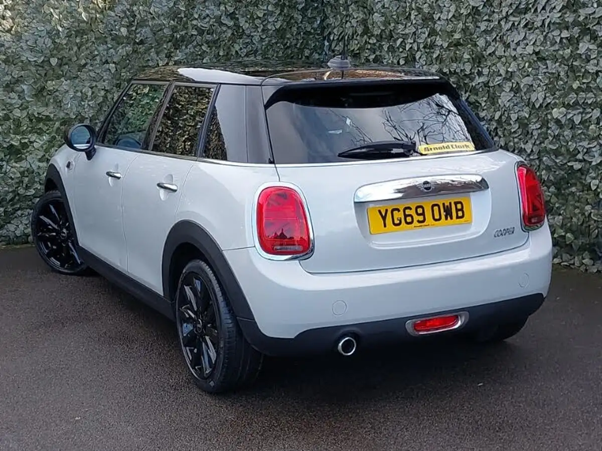 2019-mini-cooper-15-cooper-exclusive-134bhp-hatchback-5d-big-1