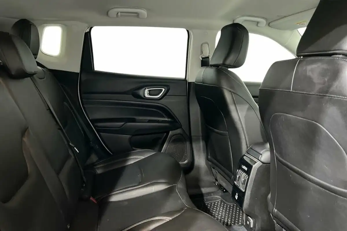 2023-jeep-compass-13-gse-s-big-7