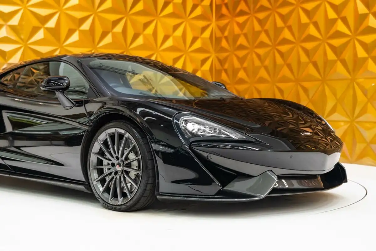 2017-mclaren-570gt-38-big-23