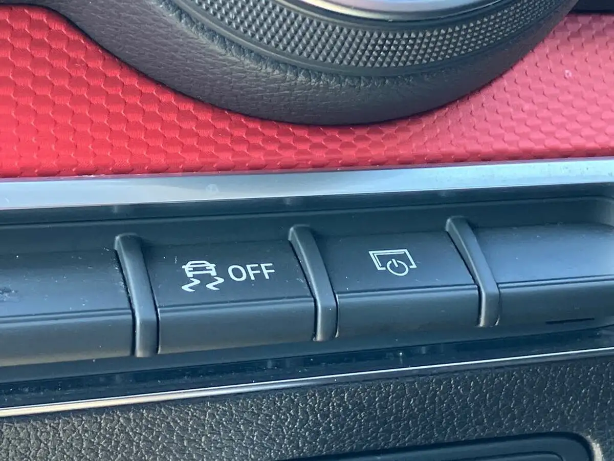 2020-audi-q2-16-30-tdi-sport-s-tronic-big-39
