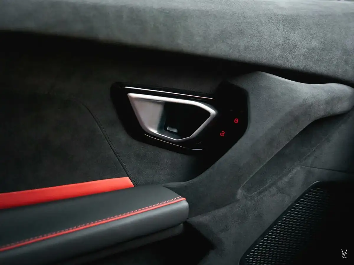 2023-lamborghini-huracan-52-tecnica-big-39