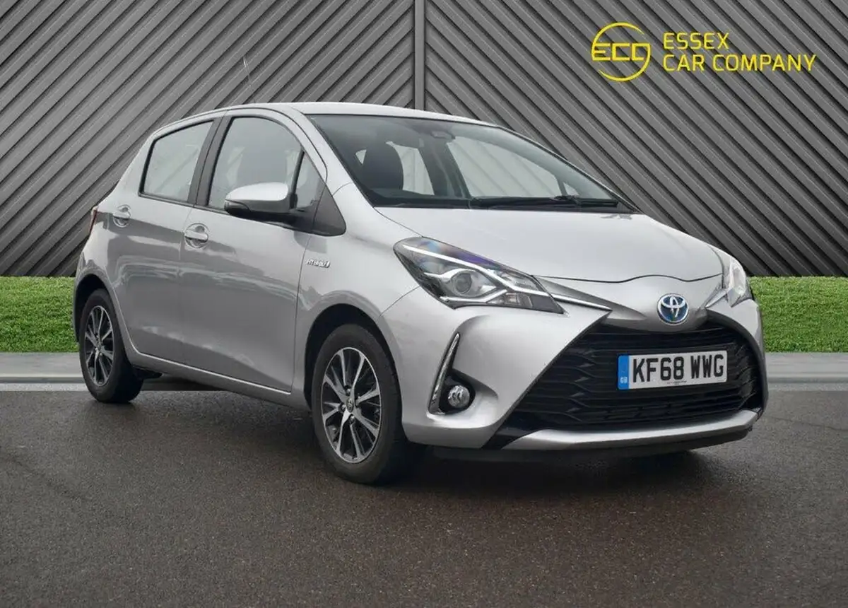 2019-toyota-yaris-15-vvt-i-icon-tech-98bhp-hybrid-1497cc-e-cvt-big-5