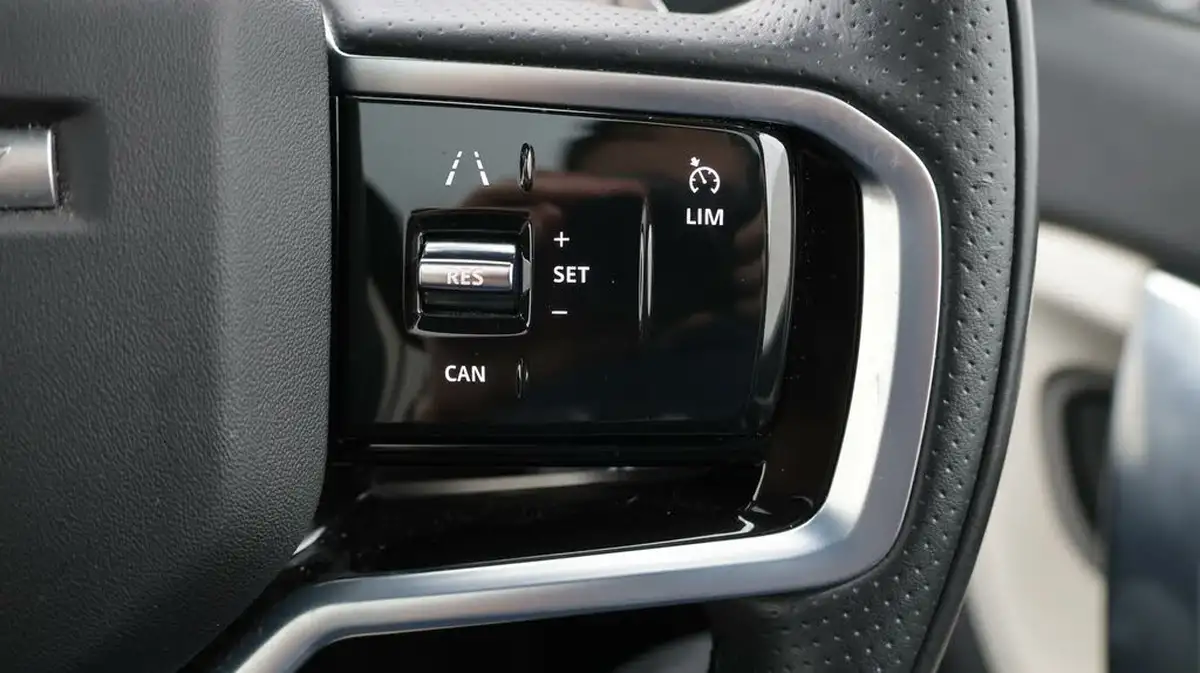 2022-land-rover-discovery-sport-15-p300e-urban-edition-big-26