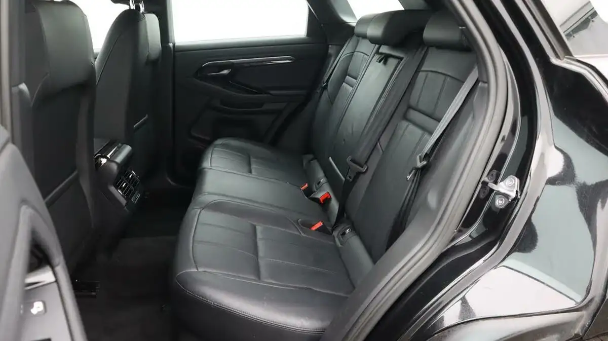 2022-land-rover-range-rover-evoque-15-p300e-r-dynamic-se-big-16